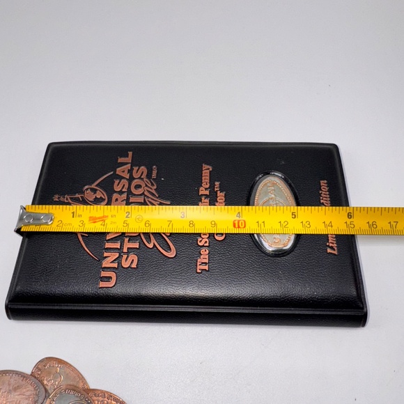 Universal Studios The Souvenir Pressed Penny Collector Booklet Limited Edition - Picture 13 of 15